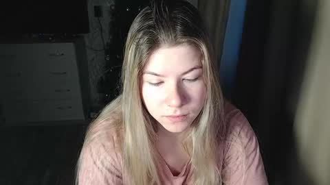 Melissa  Ray online show from December 24, 3:16 am