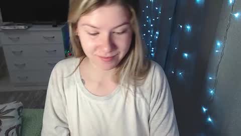 Melissa  Ray online show from January 13, 2:18 am