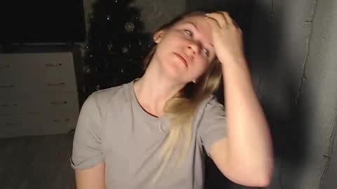 Melissa  Ray online show from January 22, 5:28 pm