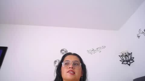 Snapshot of melissa_rhodes chatting on June 3, 2:33 pm Melissa online show from June 3, 2:33 pm
