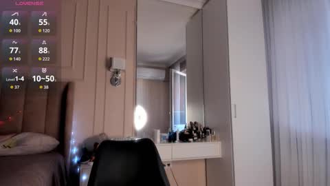 Lisaa online show from November 27, 5:42 am