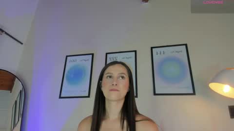 Snapshot of melissaalvarez_ chatting on April 22, 11:23 am melissaalvarez_ online show from April 22, 11:23 am