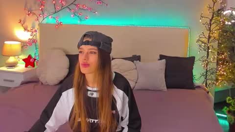 Snapshot of melissacrayzy chatting on January 12, 7:13 am MelissaCrayzy online show from January 12, 7:13 am