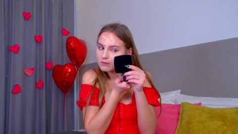 Snapshot of melissamelrey chatting on February 13, 7:35 am MelissaBerry online show from February 13, 7:35 am