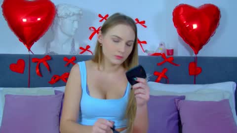 Snapshot of melissamelrey chatting on February 17, 6:53 am MelissaBerry online show from February 17, 6:53 am