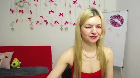 Snapshot of melissatylerbb chatting on April 26, 5:38 am Melissa online show from April 26, 5:38 am