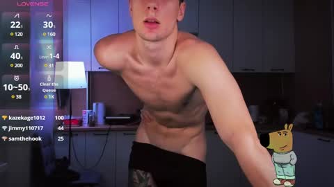 Snapshot of mell0wme chatting on December 13, 1:37 am Mello online show from December 13, 1:37 am