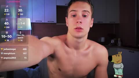 Snapshot of mell0wme chatting on December 17, 11:59 pm Mello online show from December 17, 11:59 pm