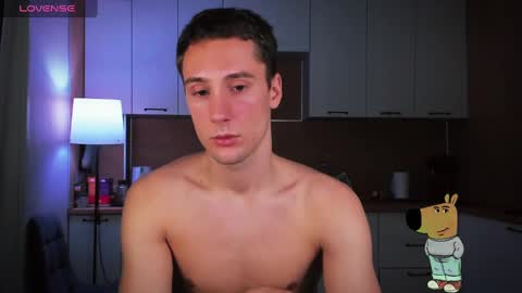 Snapshot of mell0wme chatting on December 22, 12:28 am Mello online show from December 22, 12:28 am