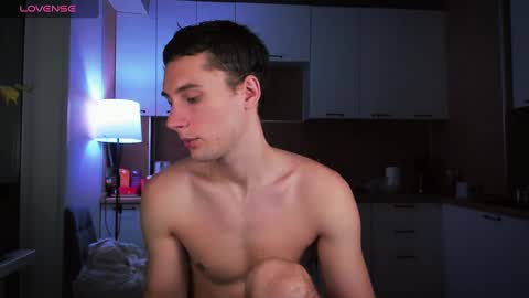 Snapshot of mell0wme chatting on January 4, 2:25 am Mello online show from January 4, 2:25 am