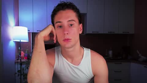 Snapshot of mell0wme chatting on January 16, 11:59 pm Mello online show from January 16, 11:59 pm