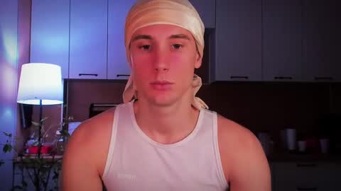 Snapshot of mell0wme chatting on February 3, 1:52 am Mello online show from February 3, 1:52 am