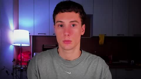 Snapshot of mell0wme chatting on February 14, 12:09 am Mello online show from February 14, 12:09 am