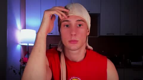 Snapshot of mell0wme chatting on February 16, 12:52 am Mello online show from February 16, 12:52 am