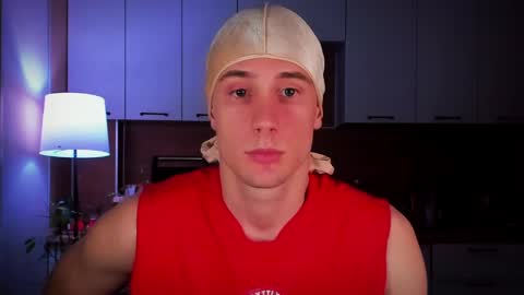 Snapshot of mell0wme chatting on February 24, 12:52 am Mello online show from February 24, 12:52 am