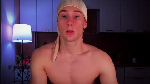 Snapshot of mell0wme chatting on February 24, 3:55 am Mello online show from February 24, 3:55 am