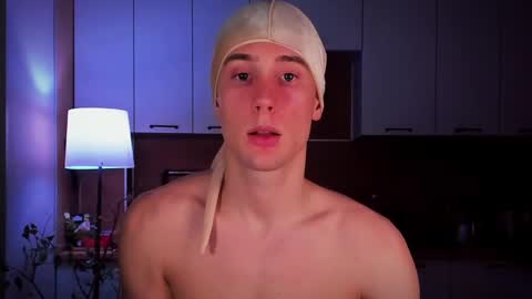 Snapshot of mell0wme chatting on February 25, 1:09 am Mello online show from February 25, 1:09 am