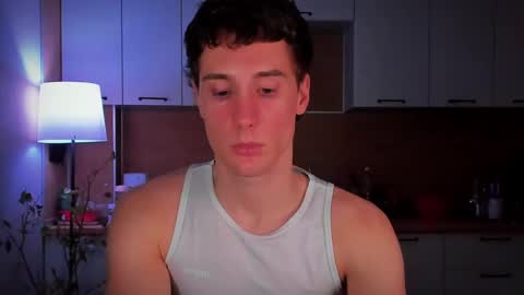 Snapshot of mell0wme chatting on February 27, 1:59 am Mello online show from February 27, 1:59 am