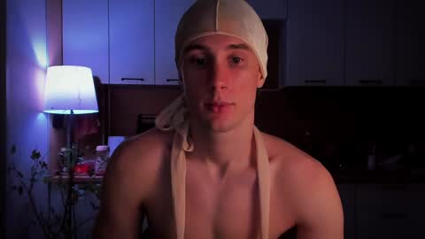 Snapshot of mell0wme chatting on March 3, 4:25 am Mello online show from March 3, 4:25 am