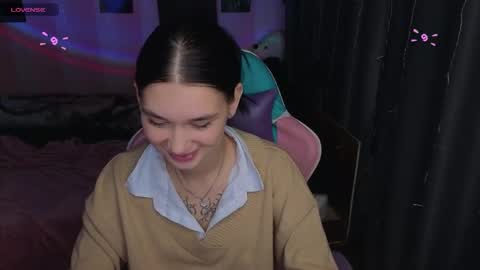 Snapshot of mella_freya chatting on September 12, 12:44 am Freya IM NONUDE online show from September 12, 12:44 am