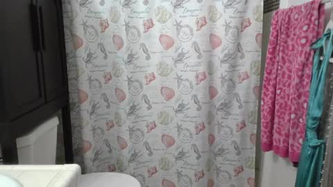 Mel 3 online show from April 7, 6:08 pm