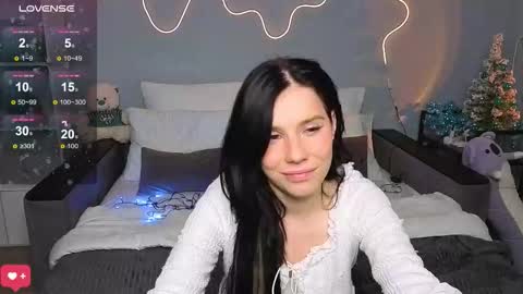 mellhyees online show from December 20, 8:49 pm