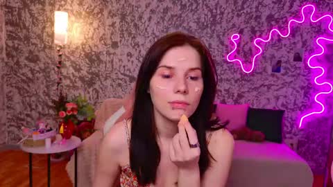 mellhyees online show from March 29, 5:24 pm