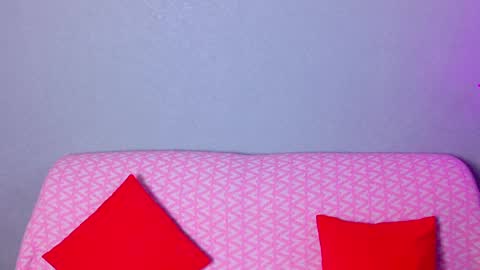 mellhyees online show from April 10, 5:28 pm