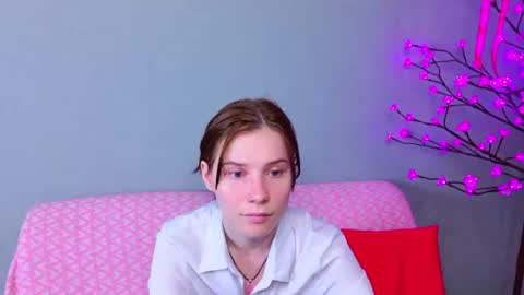 mellhyees online show from July 10, 3:11 am