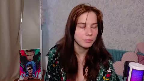 mellhyees online show from July 20, 3:10 am
