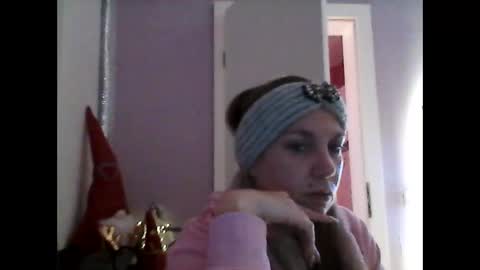 Snapshot of melli23 chatting on December 16, 7:08 pm Melli online show from December 16, 7:08 pm