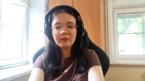 mellieyamazaki online show from May 30, 9:28 am