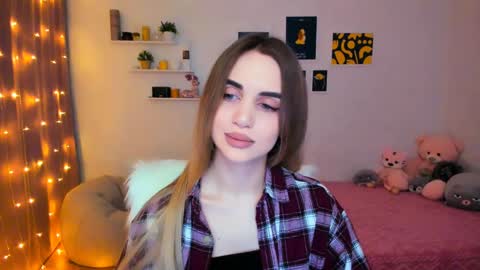 Tessa online show from February 7, 9:26 pm