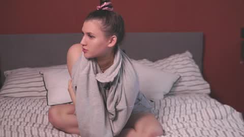 Lia online show from April 17, 12:08 pm