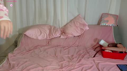 Snapshot of mellowditz chatting on November 12, 3:40 am Melody Day online show from November 12, 3:40 am