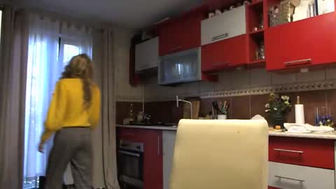 Melly online show from October 29, 8:16 am