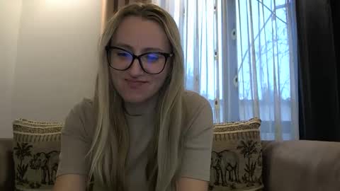 Melly online show from November 19, 7:19 am