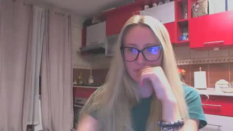 Melly online show from February 8, 10:13 pm