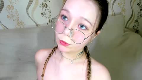 Snapshot of melmooon chatting on January 13, 12:05 am MelMooon online show from January 13, 12:05 am