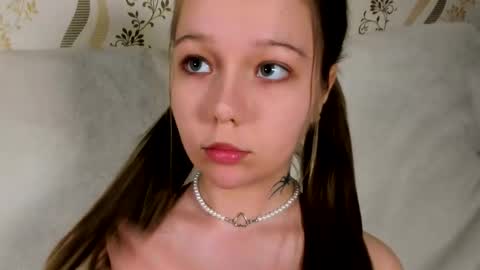 Snapshot of melmooon chatting on February 14, 9:44 pm MelMooon online show from February 14, 9:44 pm