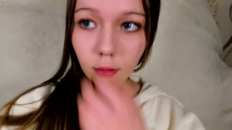 Snapshot of melmooon chatting on February 21, 6:09 pm MelMooon online show from February 21, 6:09 pm