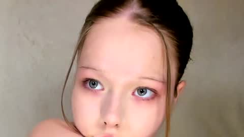 MelMooon online show from July 15, 8:58 pm