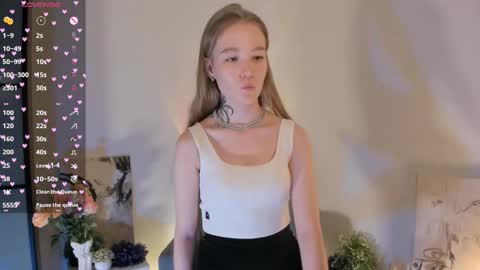 melodievejar online show from December 19, 5:14 am