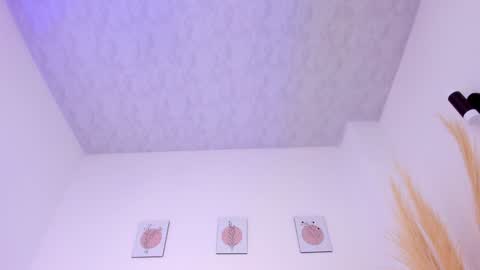   online show from February 1, 5:37 pm