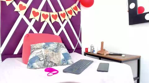 Snapshot of melody_campbell chatting on February 19, 1:07 pm melody_campbell online show from February 19, 1:07 pm