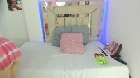 Snapshot of melodybonnet chatting on February 8, 3:41 am melody online show from February 8, 3:41 am