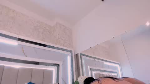 melodycharlotte online show from December 3, 12:14 pm