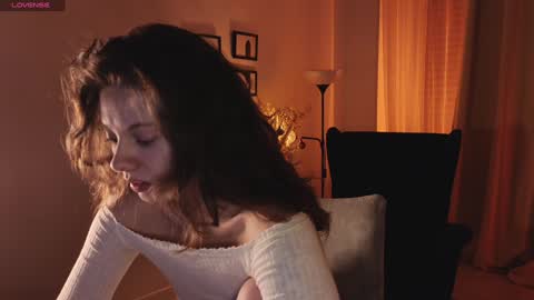 melody  online show from December 16, 3:43 pm