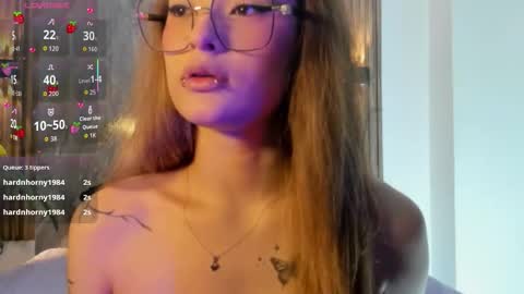 melodylanee online show from December 22, 11:07 am