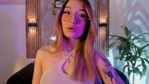 melodylanee online show from April 4, 11:08 am